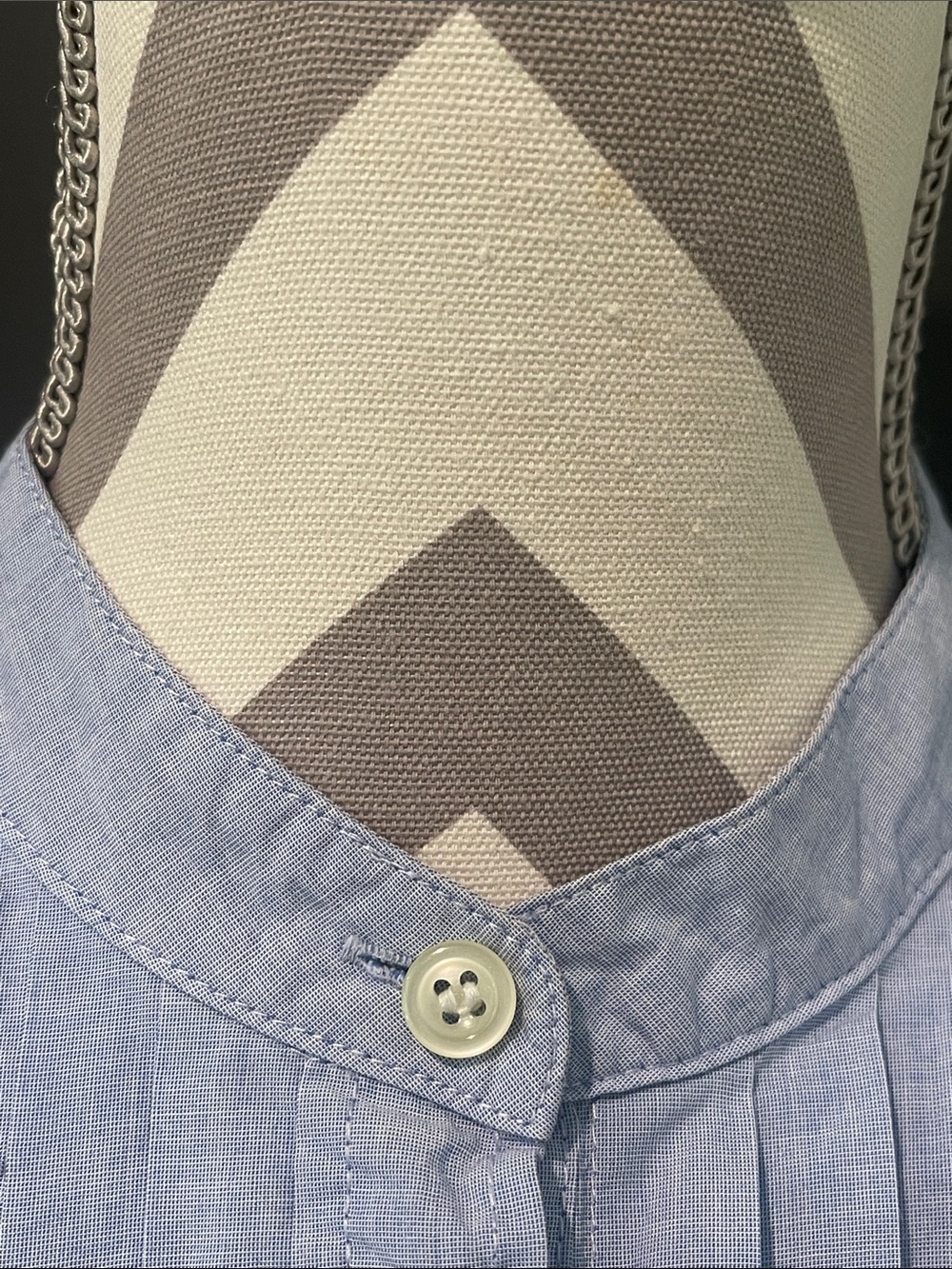 J.Crew Pleated Classic Cotton Button Down Shirt In Light Blue Size M - Picture 3 of 7